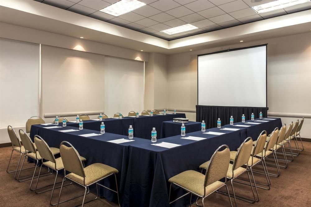 Four Points By Sheraton Galerias Monterrey Zewnętrze zdjęcie Meeting room at the Hilton San Diego Bayfront