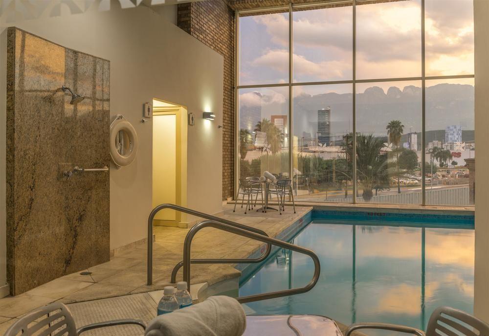 Four Points By Sheraton Galerias Monterrey Zewnętrze zdjęcie Spa at the Four Seasons Hotel