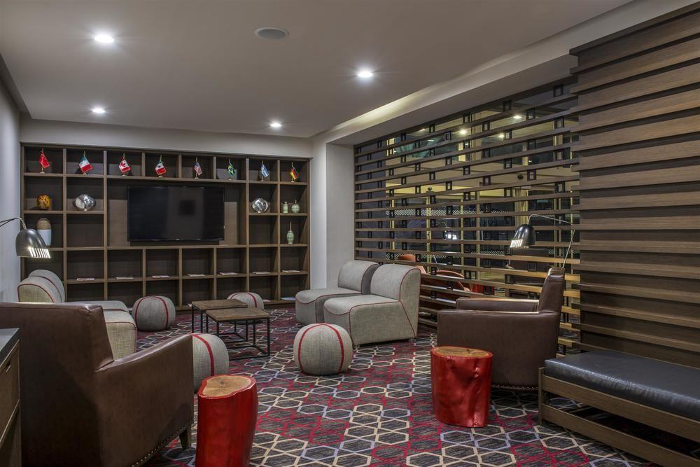 Four Points By Sheraton Galerias Monterrey Zewnętrze zdjęcie The lounge at the airport