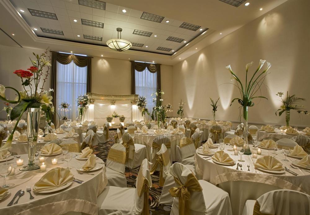 Four Points By Sheraton Galerias Monterrey Zewnętrze zdjęcie A wedding reception