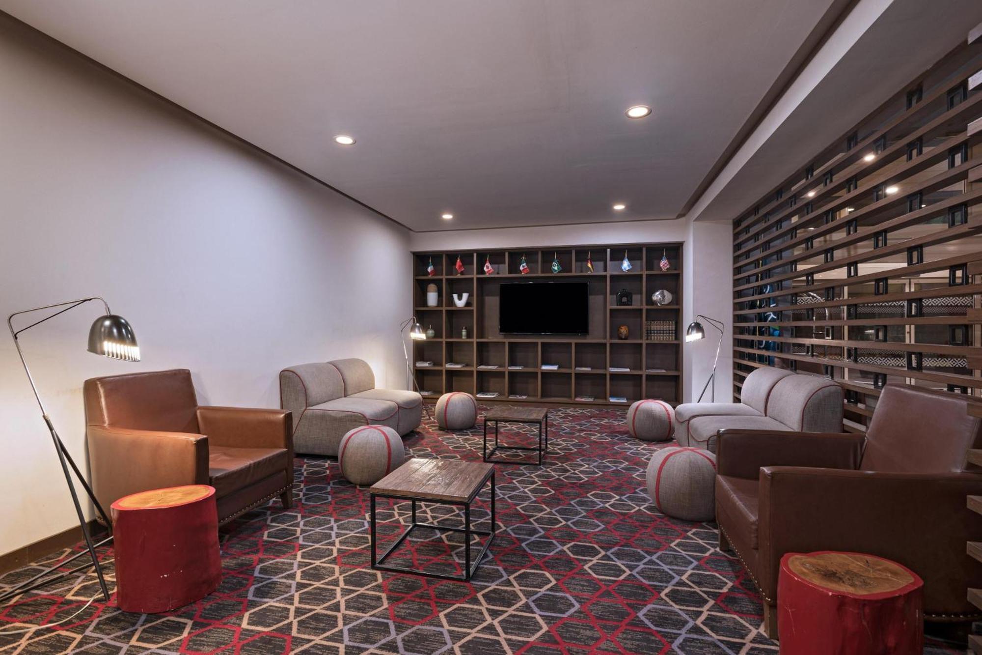 Four Points By Sheraton Galerias Monterrey Zewnętrze zdjęcie Library